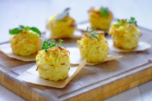 foto Brood- aardappelrösti in muffinvorm