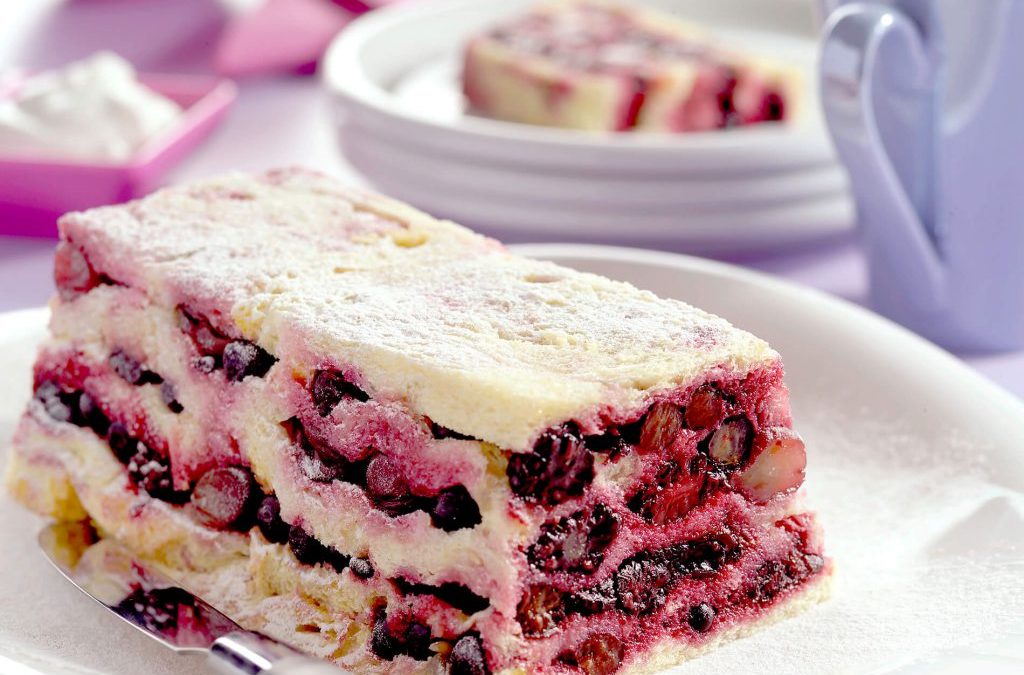 Rood fruit-broodcake